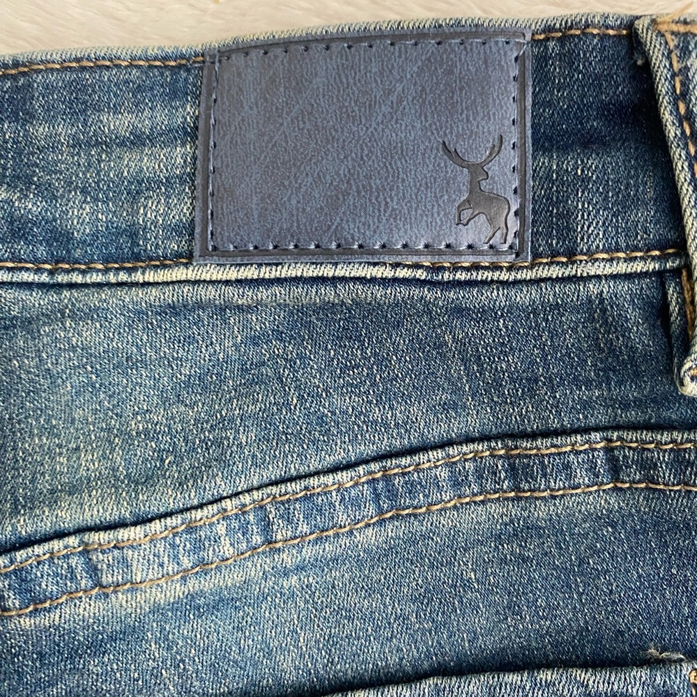 Resfebor Women's Blue Distressed Jeans - Picture 5 of 11